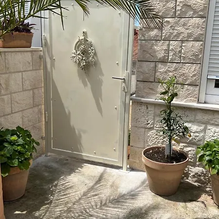 Jakov & Antonia Heritage Estate