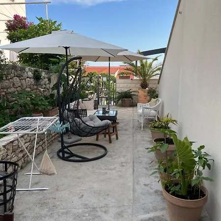 Jakov & Antonia Heritage Estate Apartman *