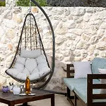 Jakov & Antonia Heritage Estate アパート