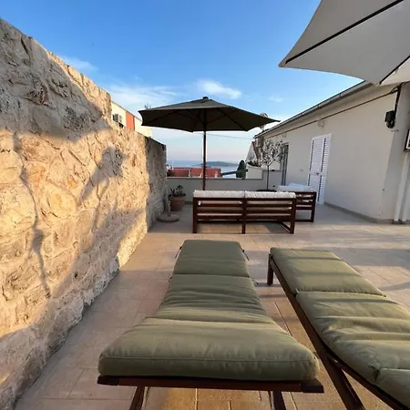 Jakov & Antonia Heritage Estate Apartment