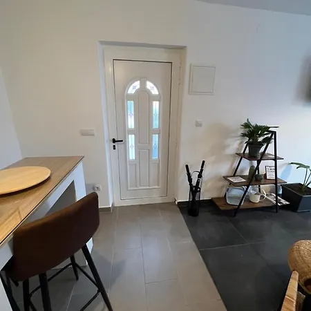 Апартаменти Jakov & Antonia Heritage Estate