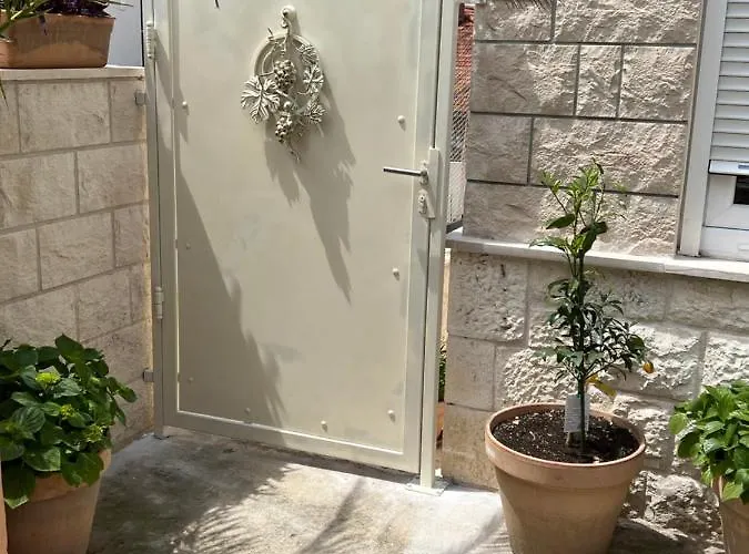 Jakov & Antonia Heritage Estate