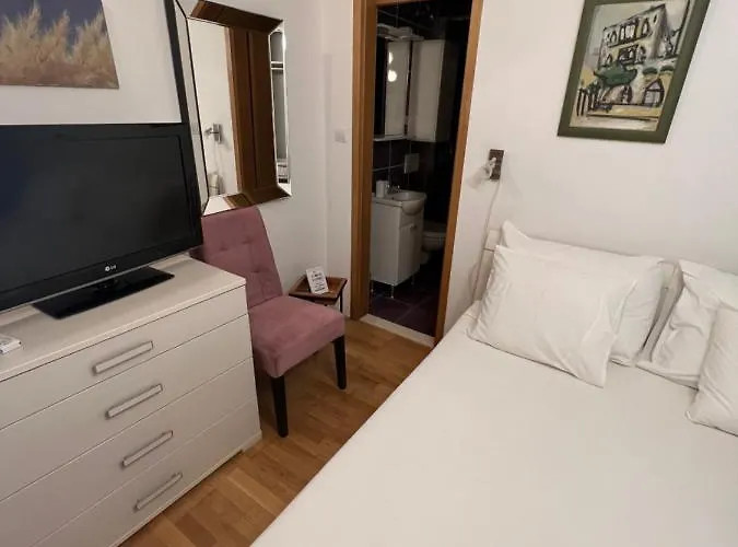 Jakov & Antonia Heritage Estate 흐바르