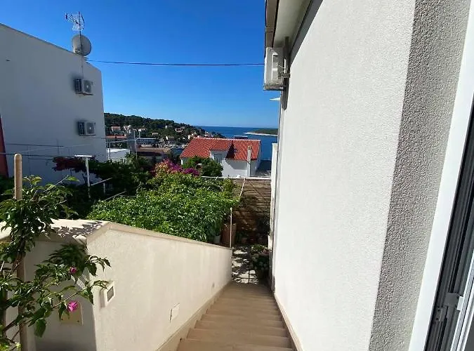 Jakov & Antonia Heritage Estate