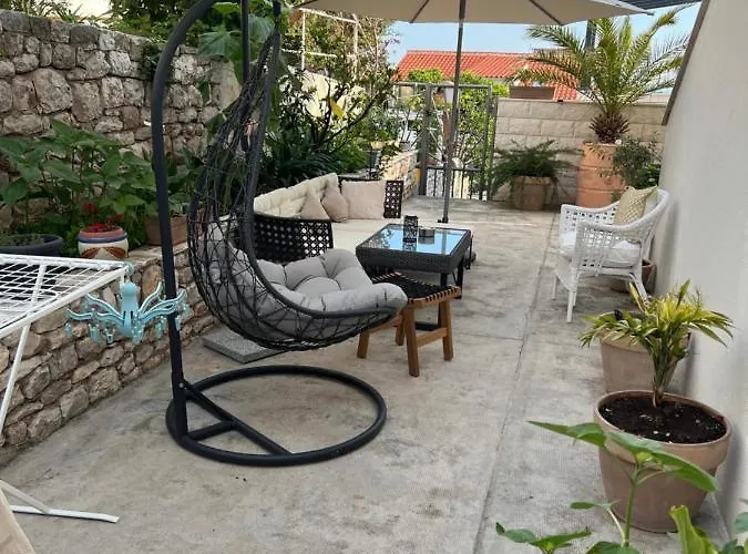 Jakov & Antonia Heritage Estate Hvar Town