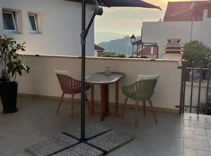 Jakov & Antonia Heritage Estate Διαμέρισμα Χβαρ